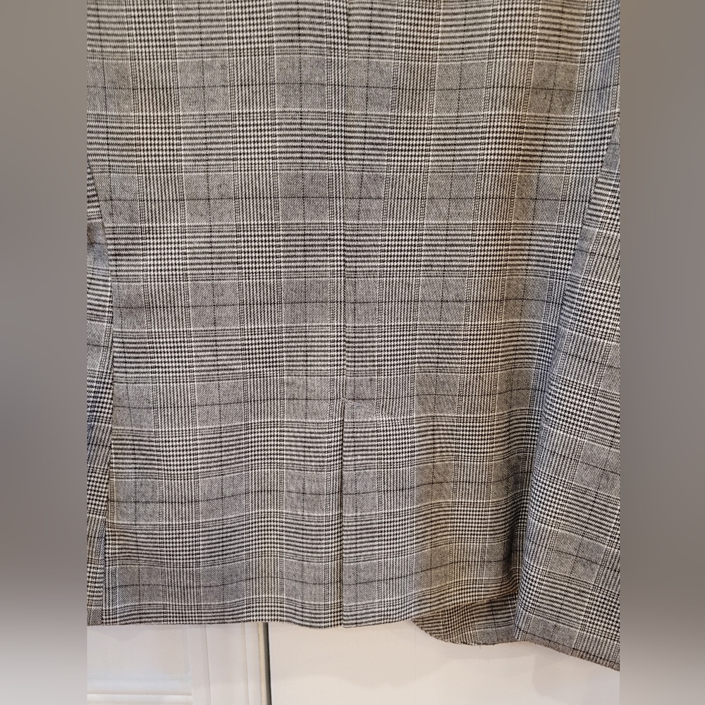 Blazer - Picture 4 of 4